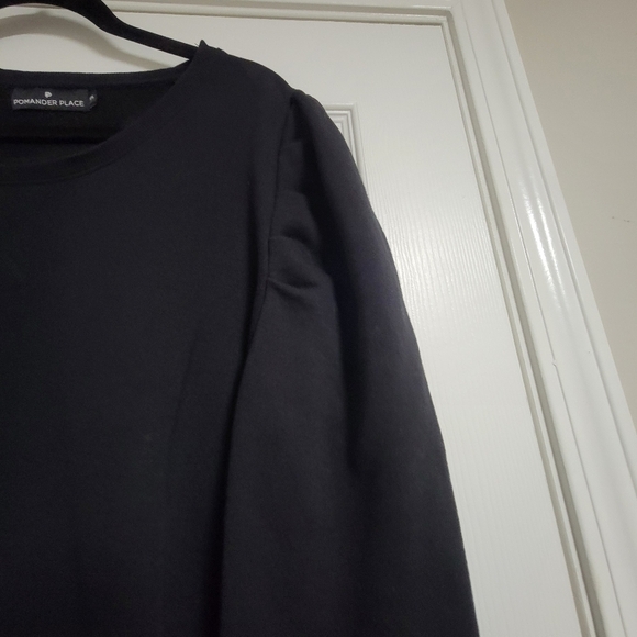 Pomader Place Tuckernuck Puff Long Sleeve Crewneck Top. - Picture 4 of 9